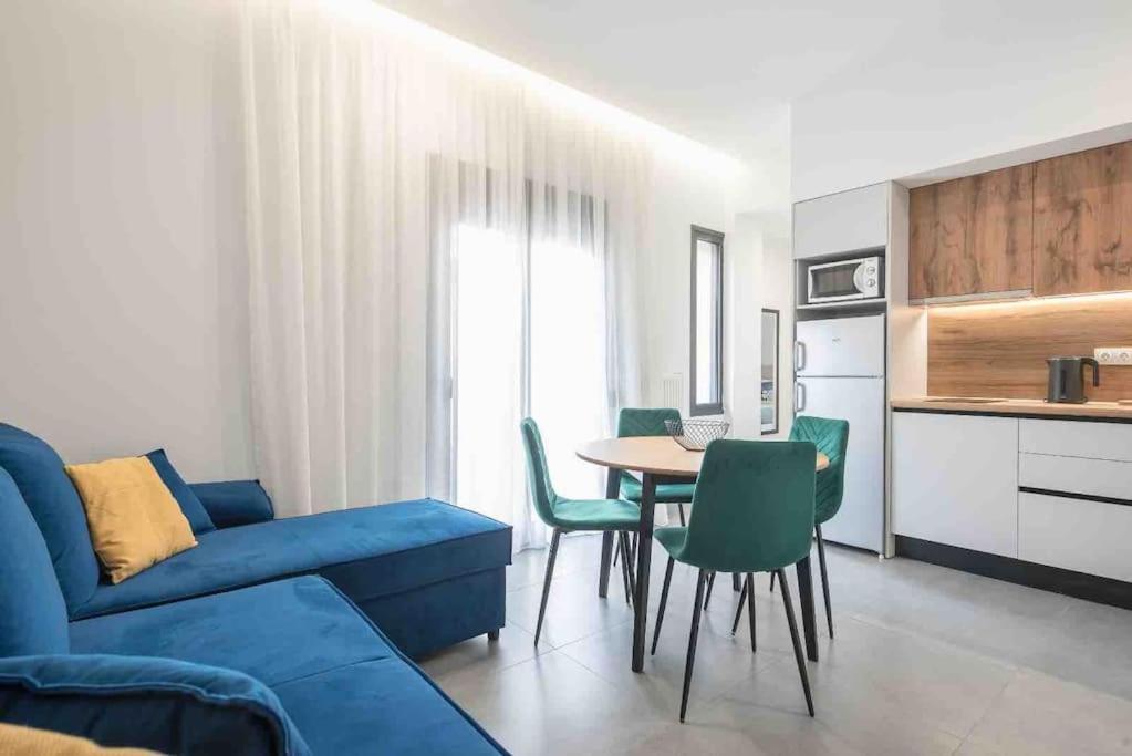 Cozy In A New Building 2 Piraeus