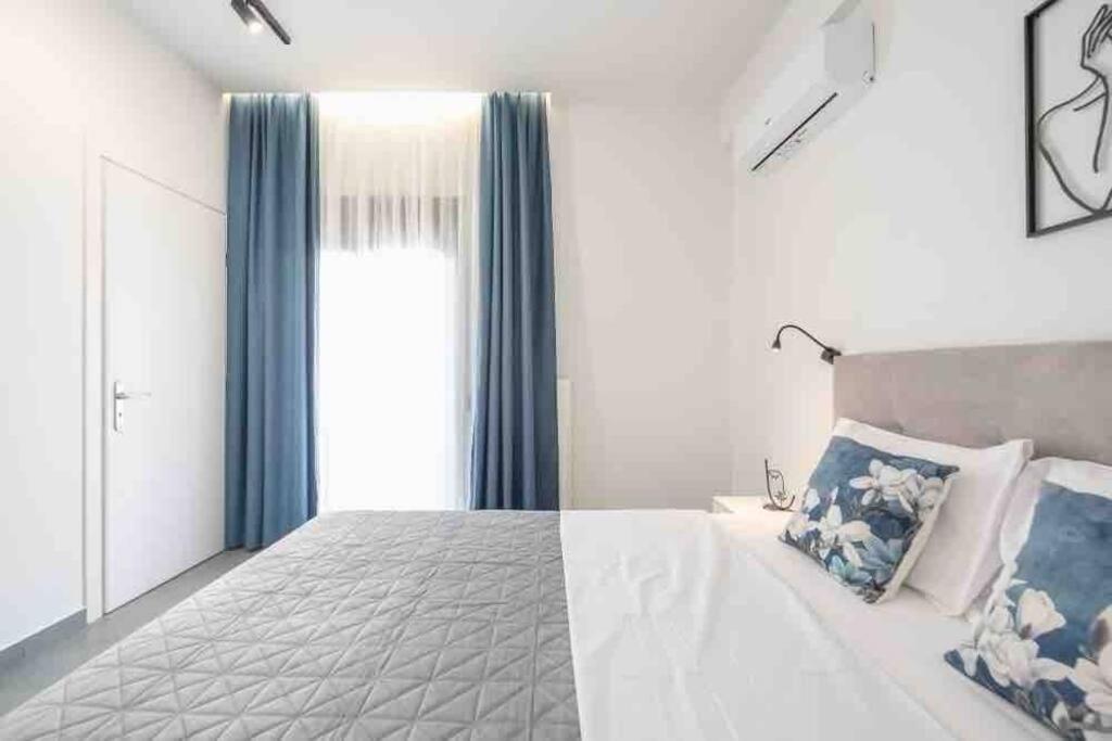 Cozy In A New Building 2 * Piraeus